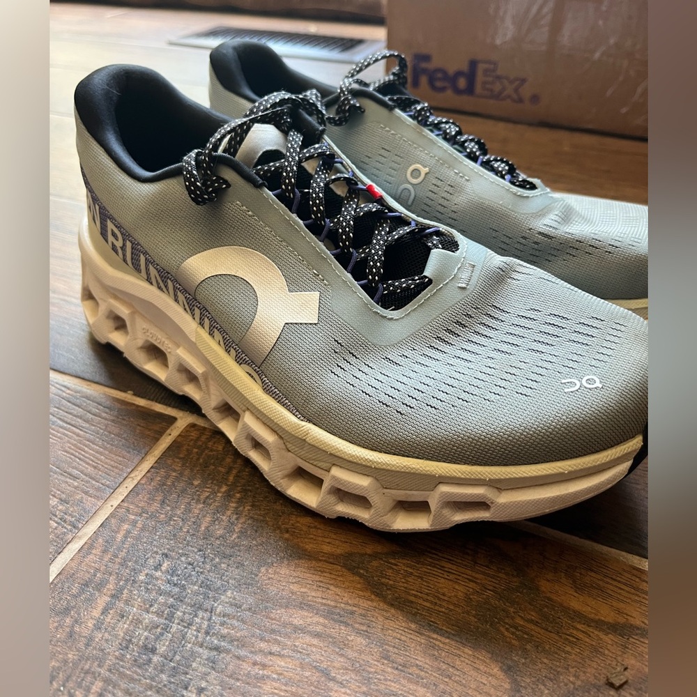 Women’s On Running Cloudmonster